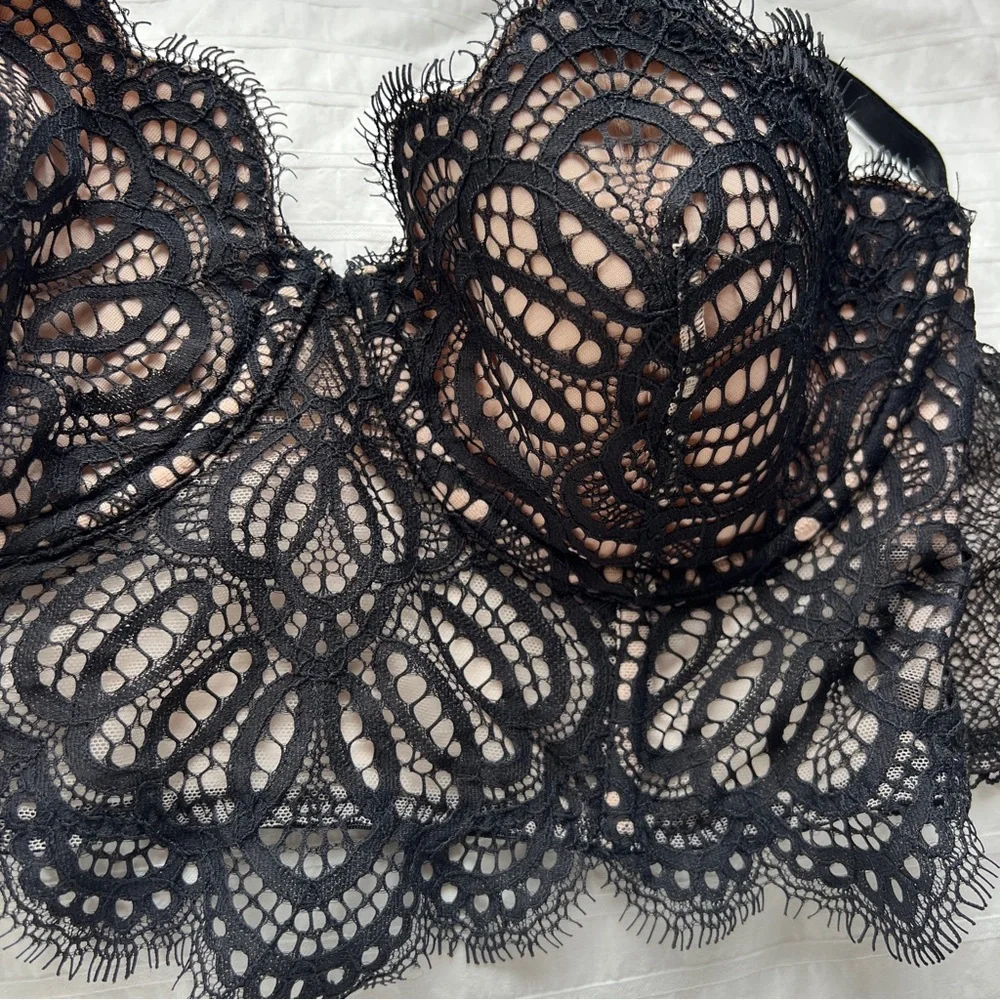 Victoria's Secret Dream Angels Lined Multi-Way Mini Lace Bustier in Black, 32D - Picture 7 of 14